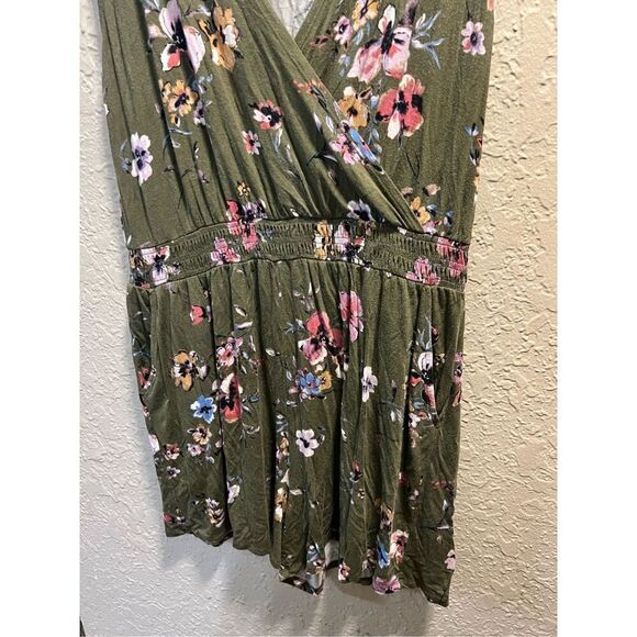 Maurices 24/7 Green With Flowers Romper Woman’s Size Large - Picture 2 of 10